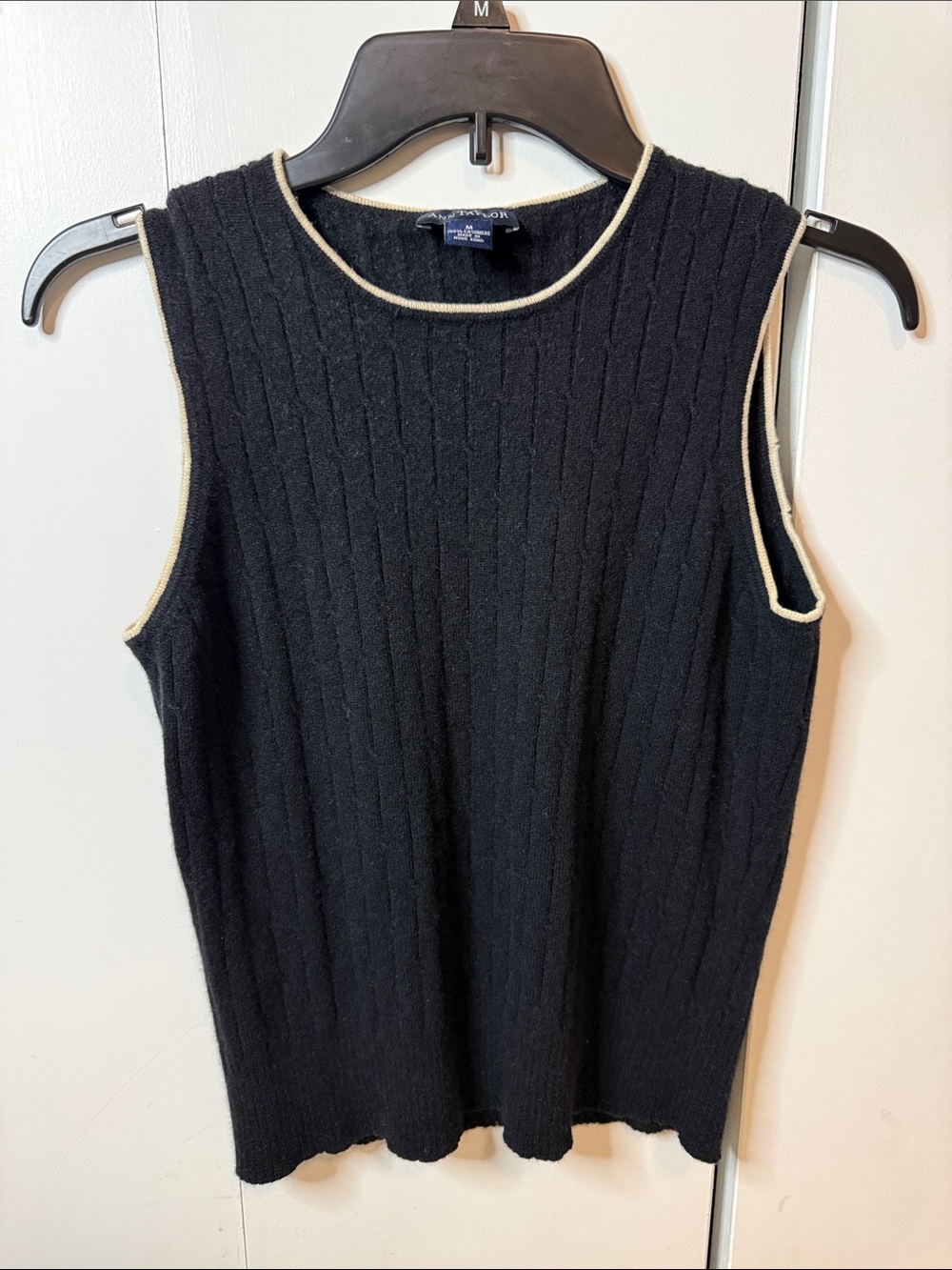 Ann Taylor Black Cable-Knit Sleeveless Crew with Cream Piping